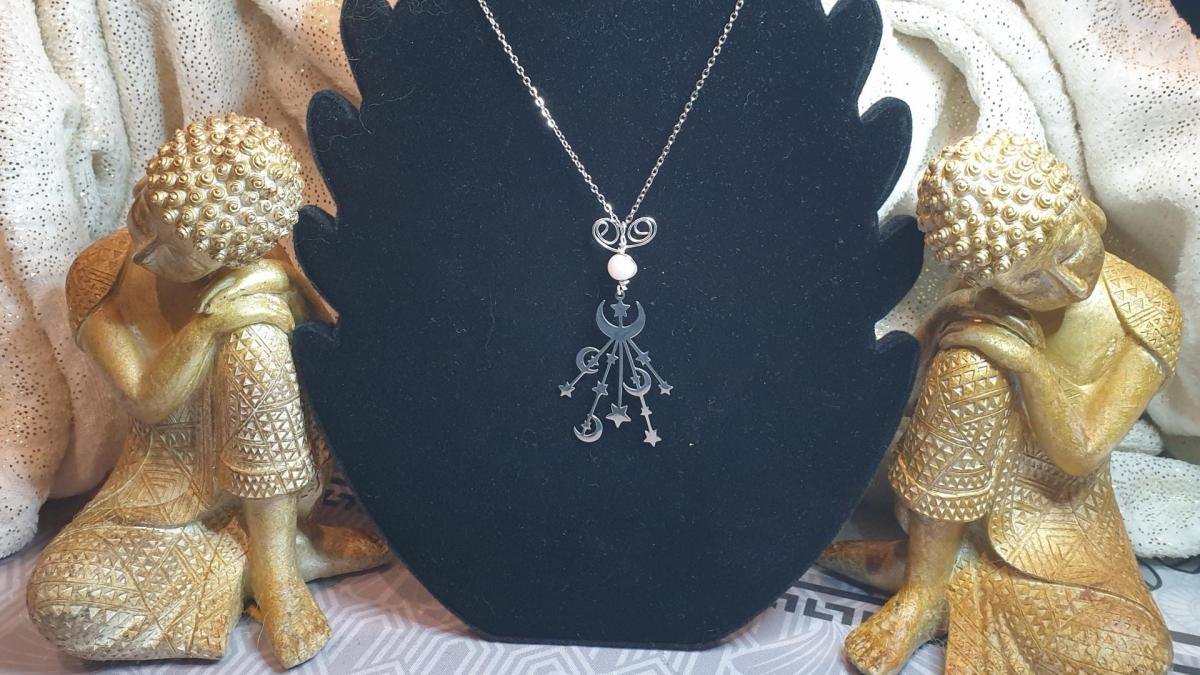 Collier etoiles filantes et lune pierre semi precieuse opale rose